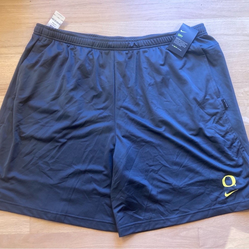 NEW (NWT) - NIKE Dri-Fit Black Short
 - 4x